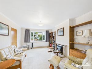 Sitting Room- click for photo gallery